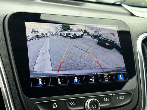 Used 2023 Chevrolet Equinox LT FWD image 13
