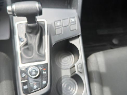 Used 2024 Kia Sportage LX image 19