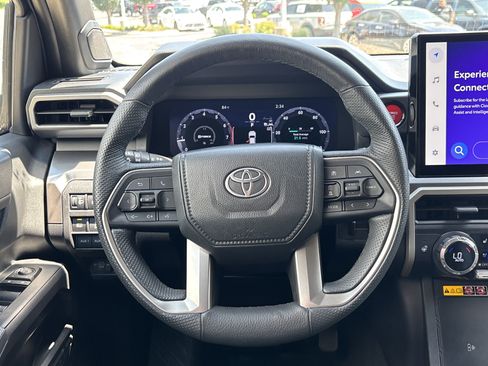 Used 2024 Toyota Tacoma TRD Off-Road w/ TRD Off Road Premium Package AWD/4WD image 17