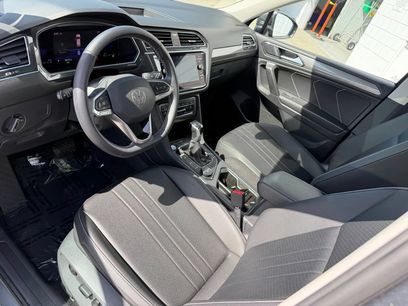Used 2023 Volkswagen Tiguan SE w/ Panoramic Sunroof Package