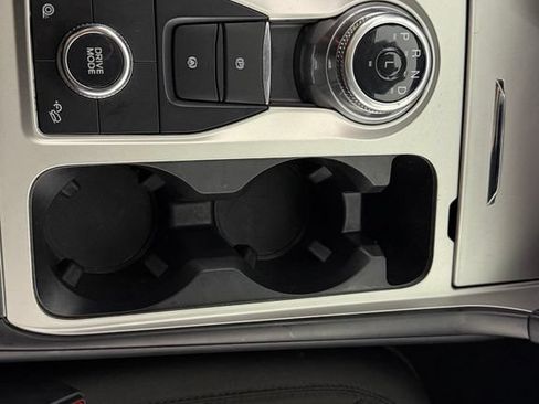 Used 2023 Ford Explorer XLT AWD/4WD image 24