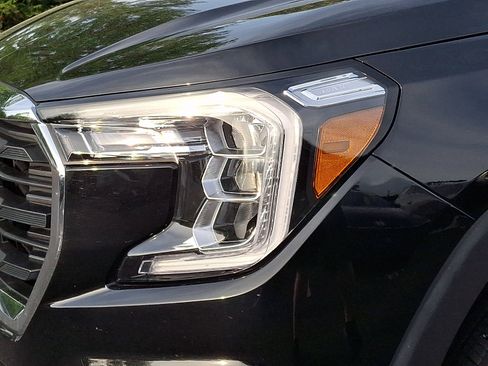 Certified 2024 GMC Terrain SLE FWD image 10