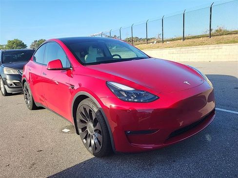 Used 2022 Tesla Model Y Performance image 5