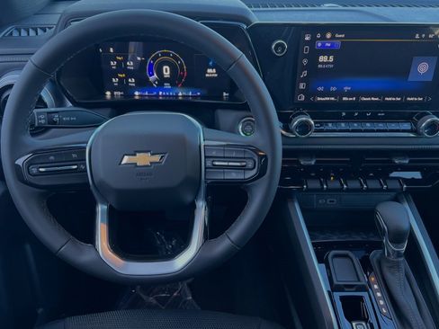 New 2024 Chevrolet Colorado LT w/ LT Convenience Package image 11