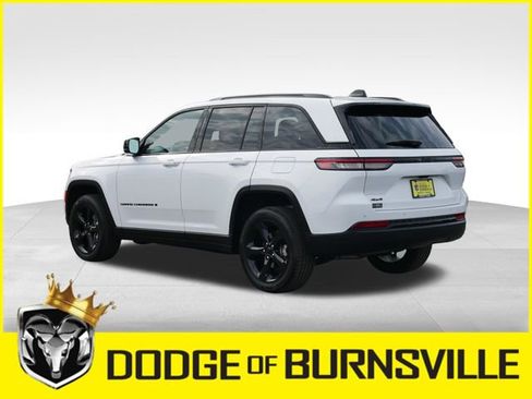 Used 2023 Jeep Grand Cherokee Altitude image 7