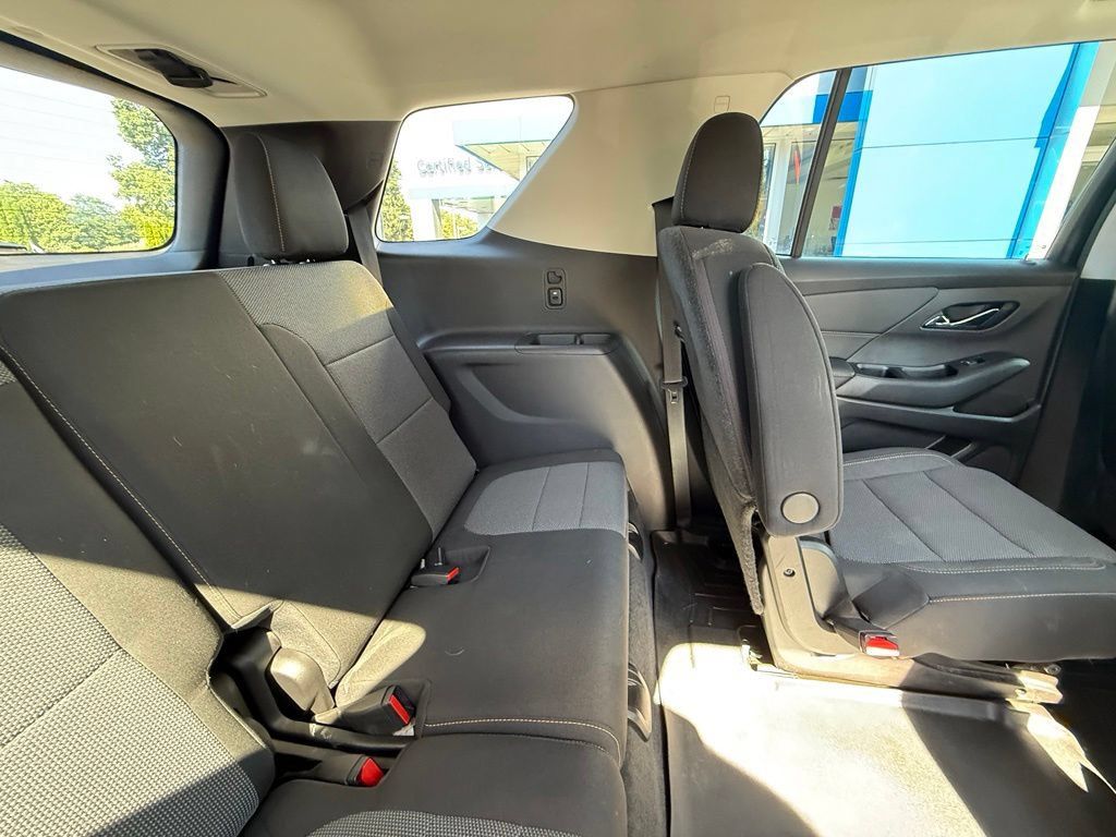Used 2021 Chevrolet Traverse LT AWD/4WD image 36