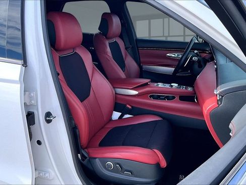 Used 2023 Genesis GV70 2.5T Sport Prestige w/ Sport Prestige Package image 7