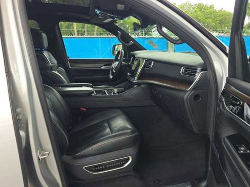 Used 2023 Jeep Grand Wagoneer Series II image 9