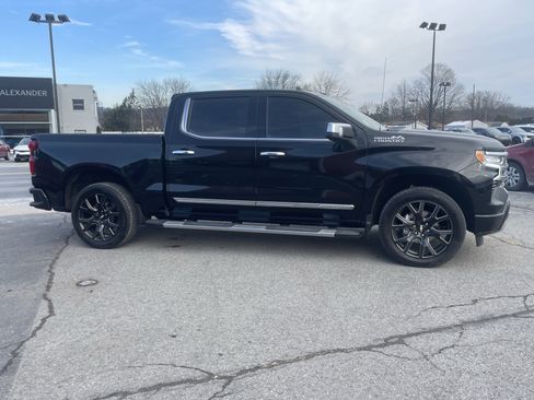 Used 2024 Chevrolet Silverado 1500 High Country w/ Technology Package image 2