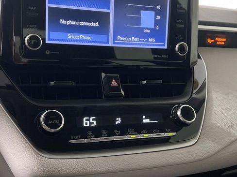 Used 2022 Toyota Corolla LE image 26