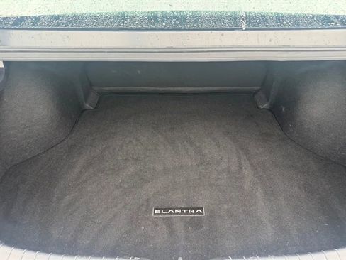 Used 2022 Hyundai Elantra SEL FWD image 10