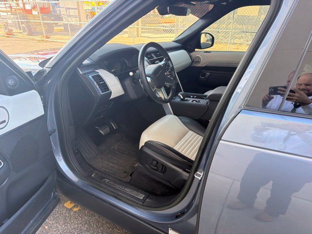 Used 2023 Land Rover Discovery S R-Dynamic AWD/4WD image 9