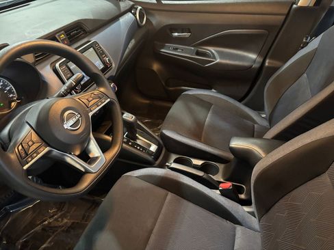 Used 2025 Nissan Versa SV image 39