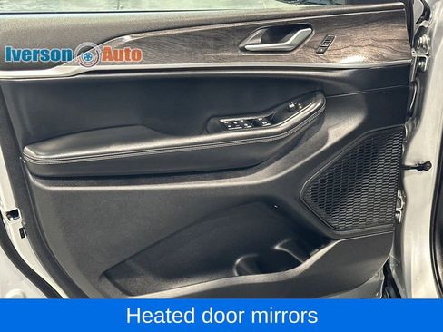 Used 2024 Jeep Grand Cherokee L Limited w/ Luxury Tech Group II image 16