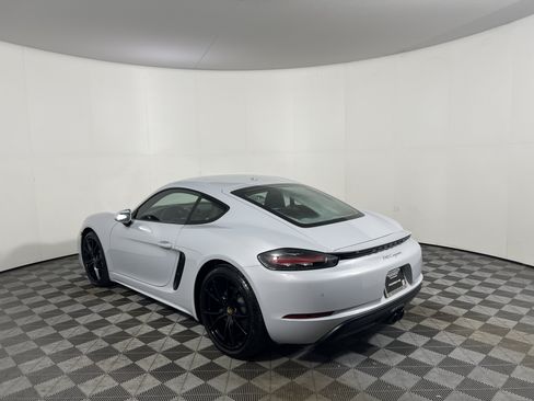 Certified 2024 Porsche 718 Cayman RWD image 3