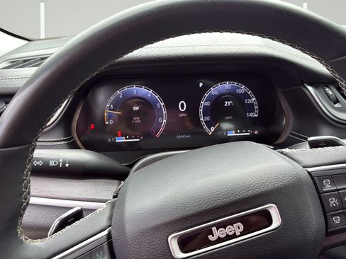 Used 2023 Jeep Grand Cherokee Limited AWD/4WD image 34
