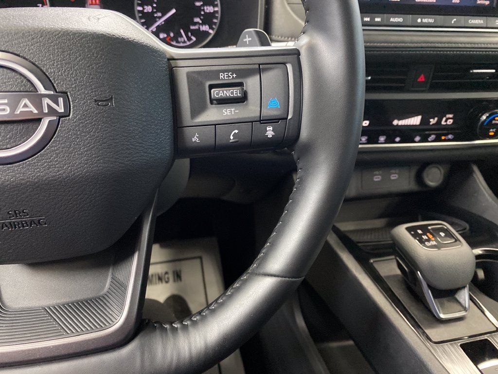 Used 2025 Nissan Rogue SV AWD/4WD image 20