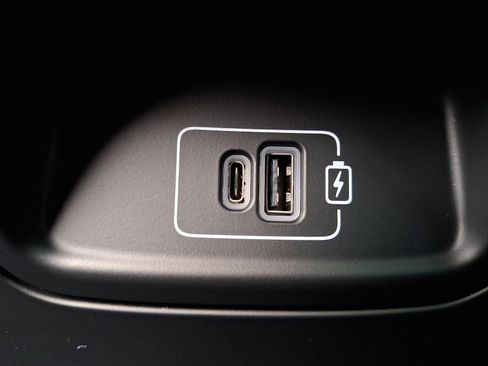 Used 2023 Maserati Grecale Modena AWD/4WD image 11