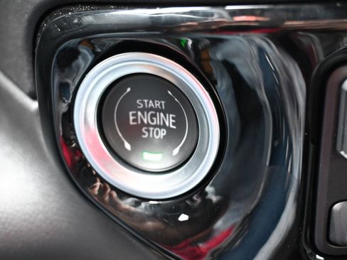 Used 2025 Chevrolet Silverado 1500 LT image 19