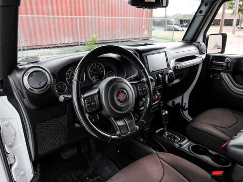 Used 2017 Jeep Wrangler Unlimited Sport w/ Quick Order Package 24S AWD/4WD image 3