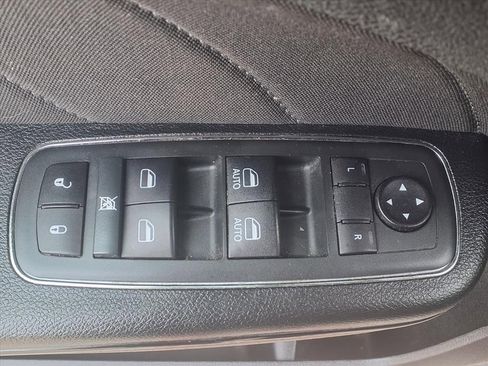 Used 2020 Dodge Charger SXT w/ Blacktop Package image 10