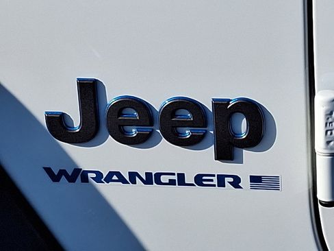 Used 2023 Jeep Wrangler Unlimited image 17