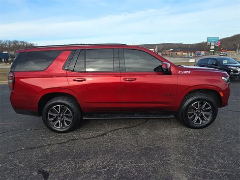 Used 2024 Chevrolet Tahoe Z71 w/ Luxury Package image 9