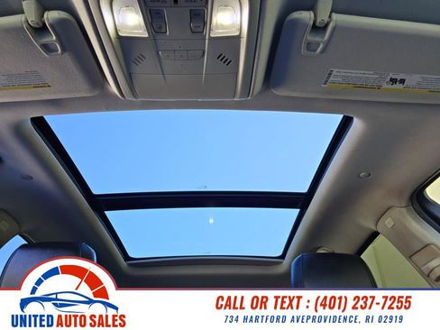 Used 2017 Cadillac XT5 Luxury w/ Driver Awareness Package image 16