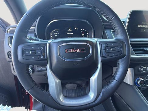 Used 2022 GMC Yukon XL SLT w/ SLT Luxury Package image 12