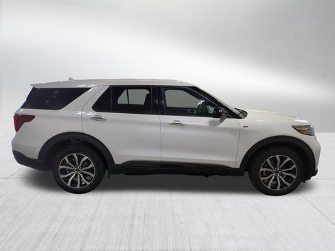 Used 2022 Ford Explorer ST-Line image 8