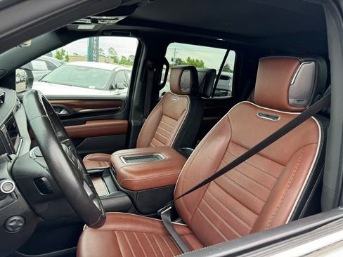 Used 2023 GMC Yukon Denali Ultimate w/ LPO, Floor Liner Package AWD/4WD image 24