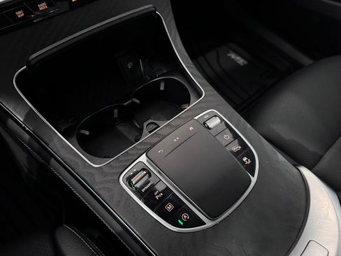 Used 2021 Mercedes-Benz GLC 300 4MATIC image 24