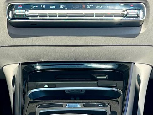 Certified 2025 Mercedes-Benz GLB 250 4MATIC image 42
