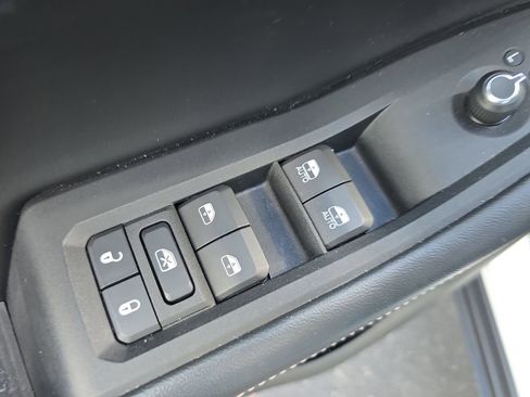 Used 2022 Jeep Grand Cherokee L Laredo w/ Luxury Tech Group I image 17