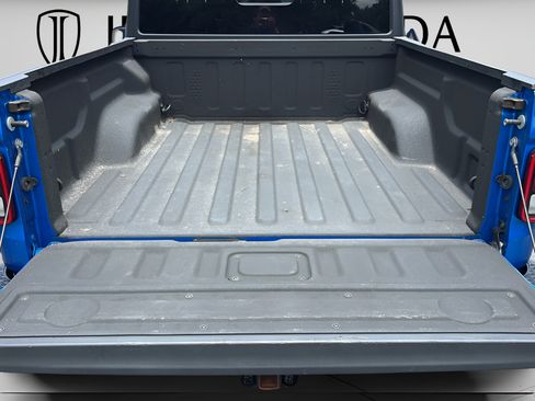 Used 2023 Jeep Gladiator Sport AWD/4WD image 9
