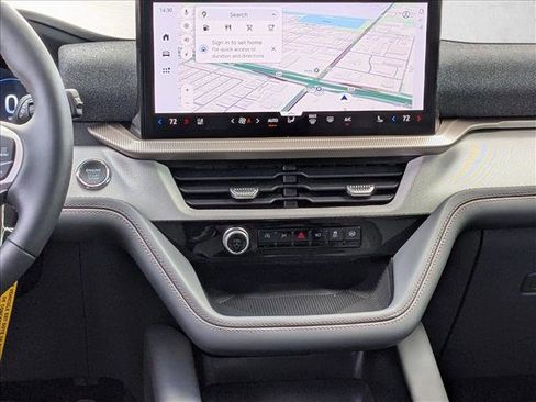 Used 2026 Ford Explorer Active w/ Active Comfort Package image 10