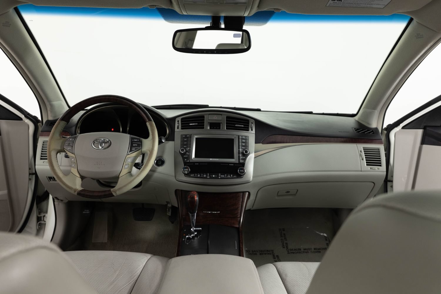Used 2011 Toyota Avalon Limited FWD image 32