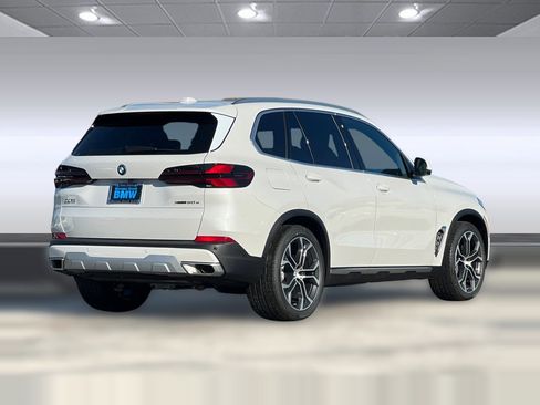New 2026 BMW X5 xDrive50e image 8