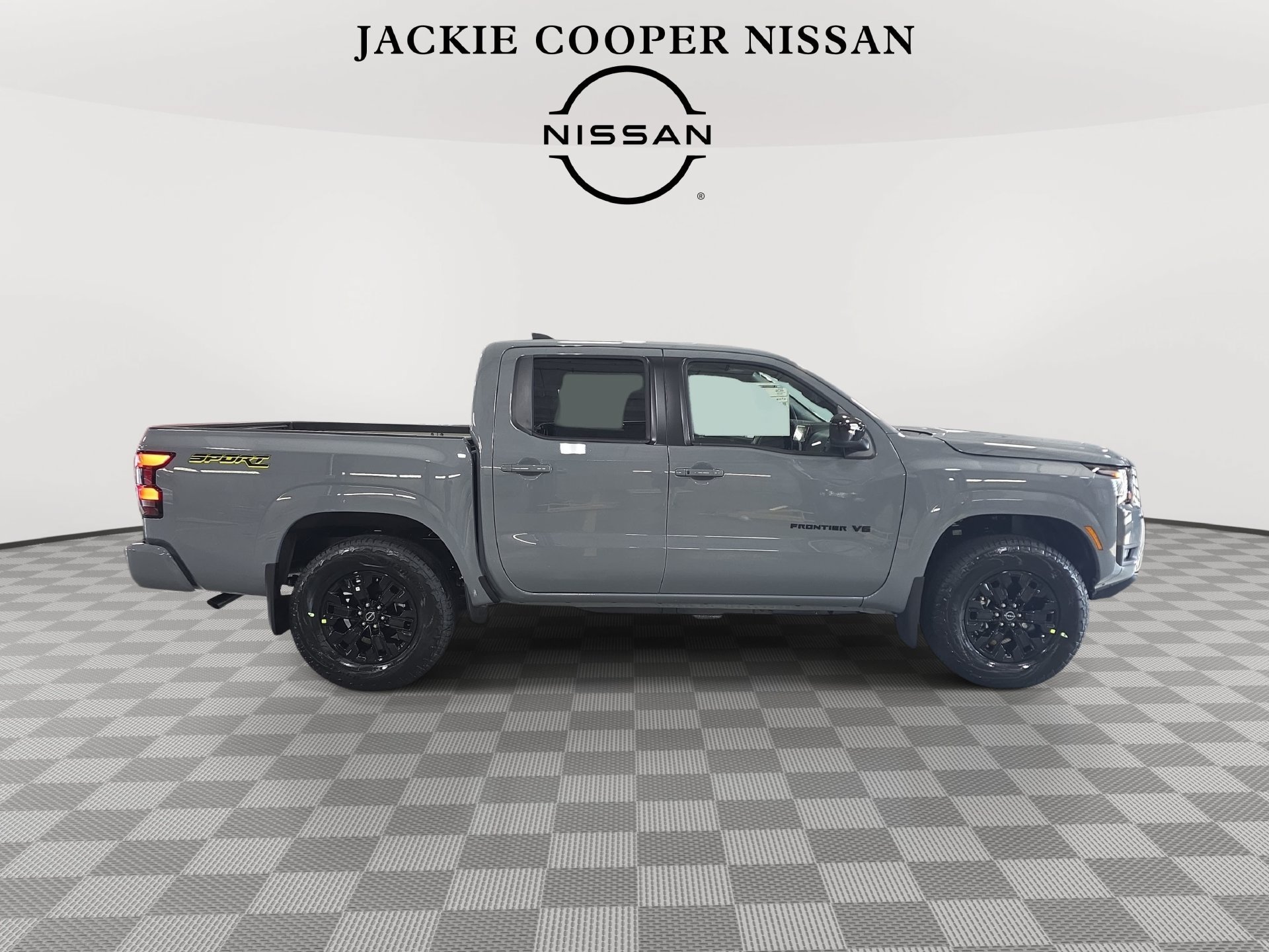 New 2027 Nissan Frontier SV w/ SV Convenience Package AWD/4WD image 4
