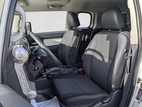 Used 2014 Toyota FJ Cruiser 4WD image 13