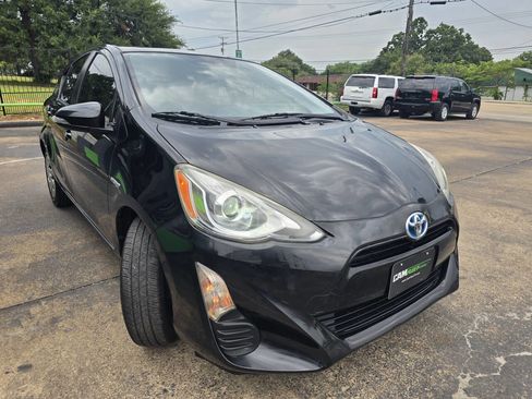 Used 2016 Toyota Prius C Two image 53