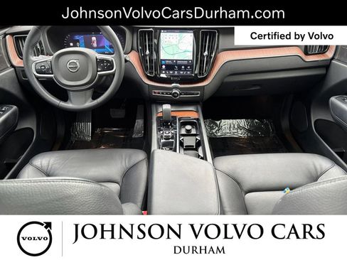 Used 2023 Volvo XC60 B5 Plus image 8