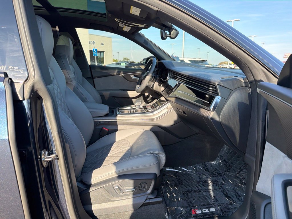 Used 2024 Audi SQ8 Prestige AWD/4WD image 23