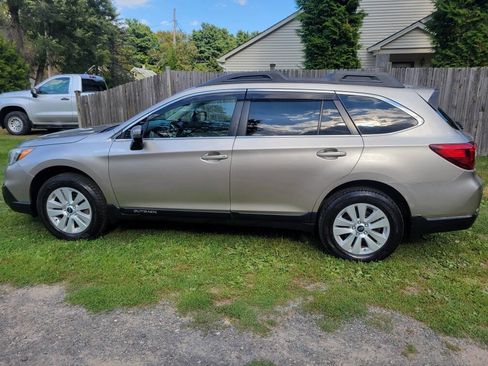Used 2015 Subaru Outback 2.5i Premium image 2
