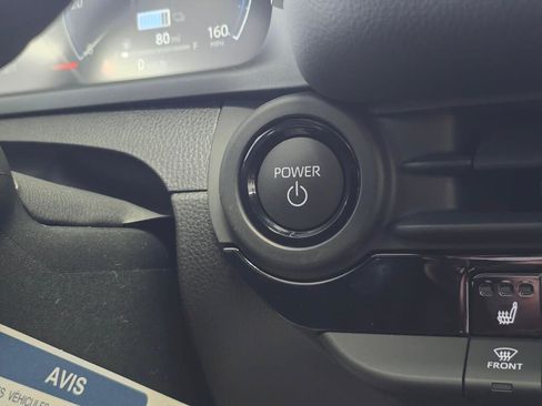 New 2025 Toyota Crown Signia Limited image 32