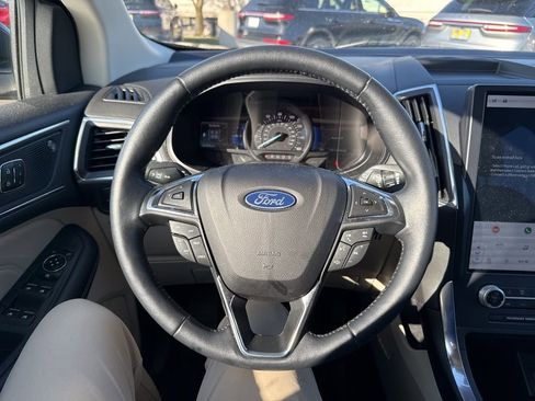 Used 2023 Ford Edge Titanium image 12