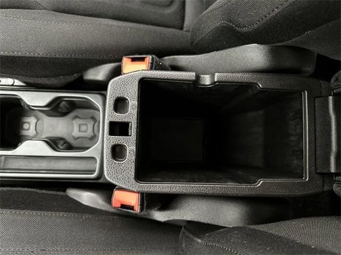 Used 2020 Jeep Renegade Latitude w/ Cold Weather Group image 20