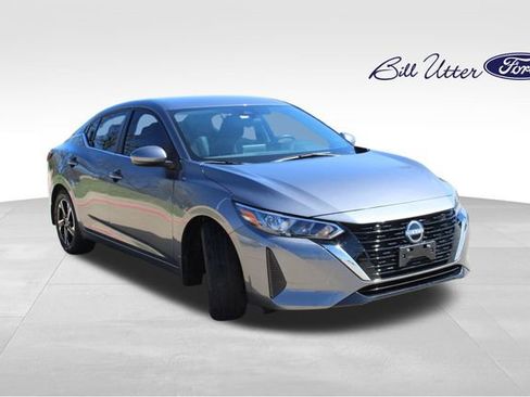 Used 2024 Nissan Sentra SV image 3