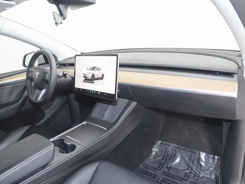 Used 2023 Tesla Model Y Long Range image 42