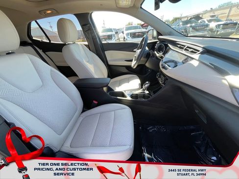 Used 2023 Buick Encore GX Essence w/ Experience Buick Package image 20